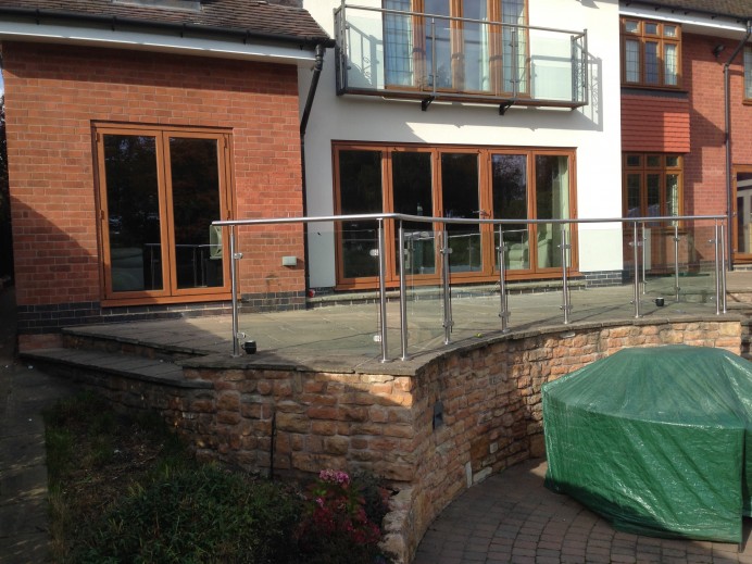 Natural Oak Finish on Aluminium Bi-Fold Doors in Nottingham