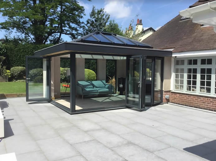 Modern Overhang Orangery in Nottingham